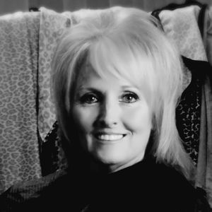 Meet your Posher, Deborah